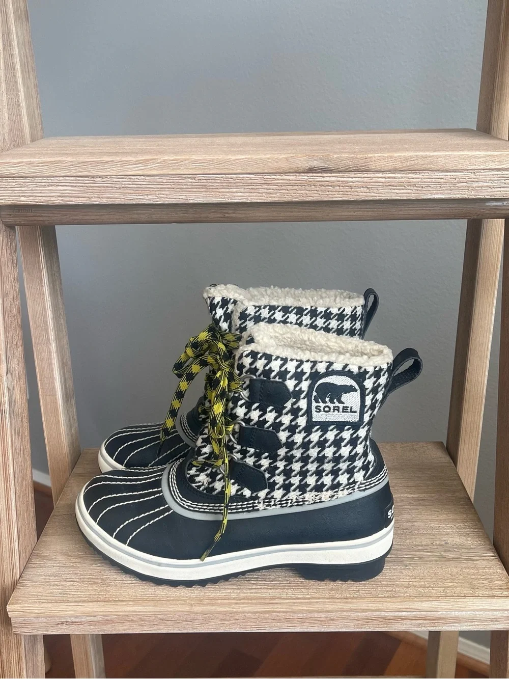 Sorel Duck Boots Women’s Size 6 Black & White Houndstooth Cozy Lined Waterproof